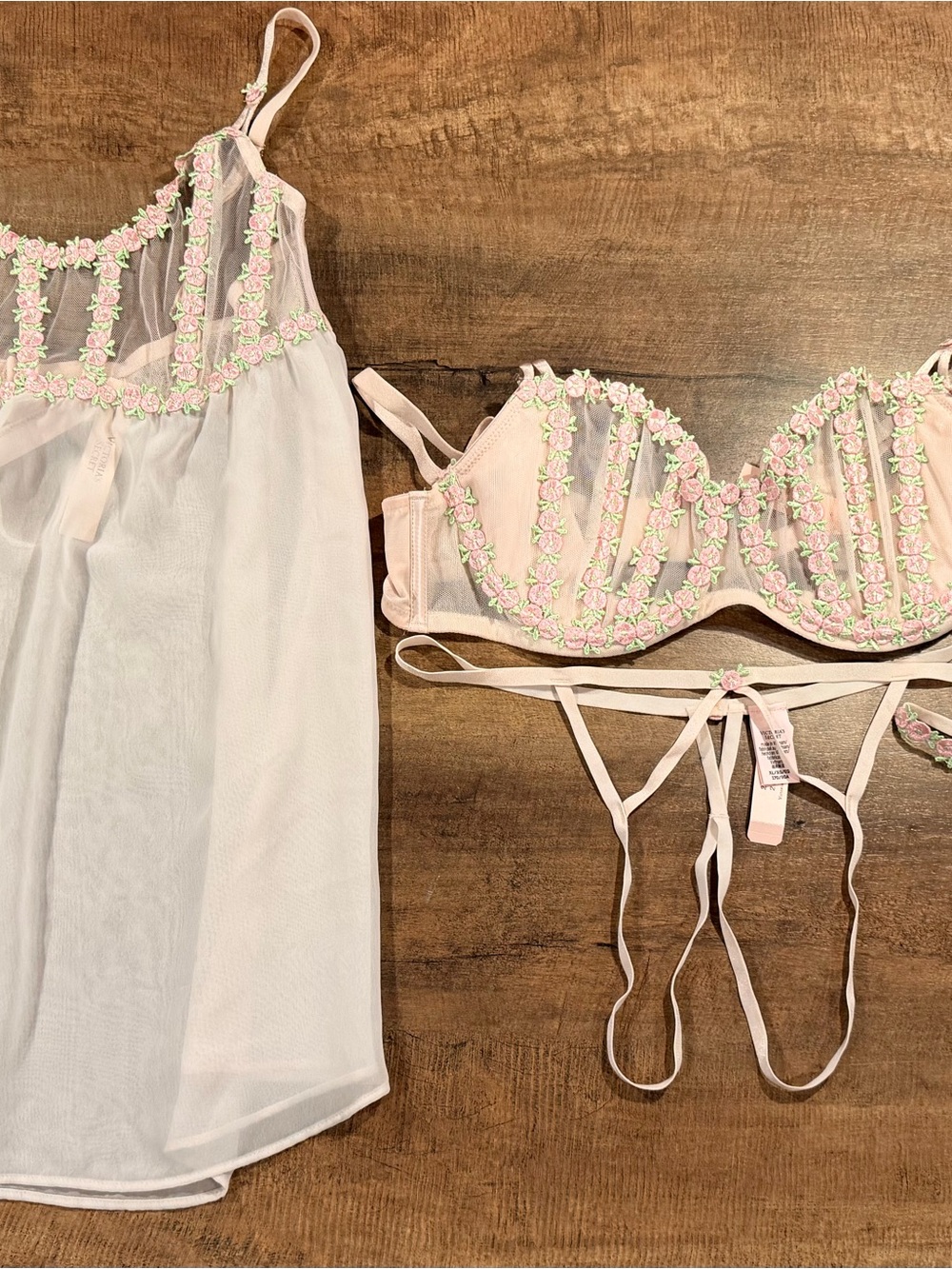 Sheer Pink Floral-Trim Balconette Bra & Chemise Set VS 4 piece set NWT